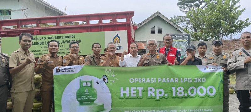 Foto Bersama Tim Pengawasan Distribusi LPG 3 Kg Lotim Dengan SPBE Sikur Beserta Forkopimcam Wanasaba Saat Operasi LPG 3 Kg di Desa Karang Baru Kecamatan Wanasaba pada Selasa (7/4/2026) Foto Bersama Tim Pengawasan Distribusi LPG 3 Kg Lotim Dengan SPBE Sikur Beserta Forkopimcam Wanasaba Saat Operasi LPG 3 Kg di Desa Karang Baru Kecamatan Wanasaba pada Selasa (7/4/2026)